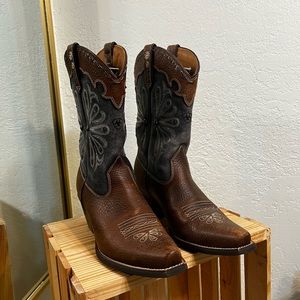 Ariat Women’s Square Toe Western Cowgirl Boots